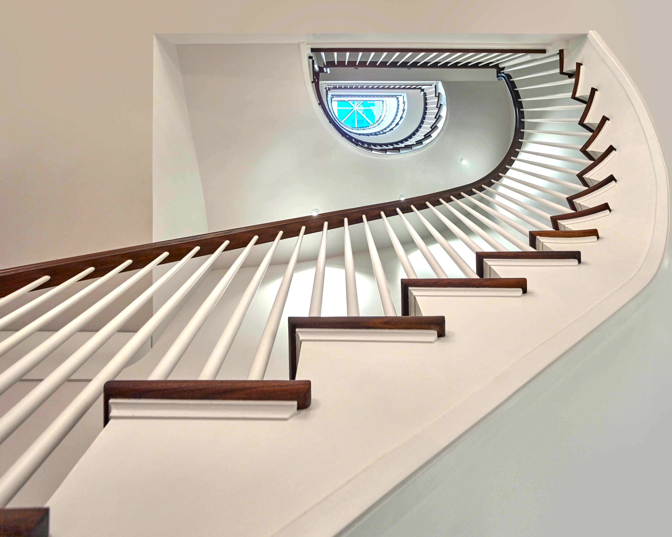18 - Best Curved Stairway-Traditional