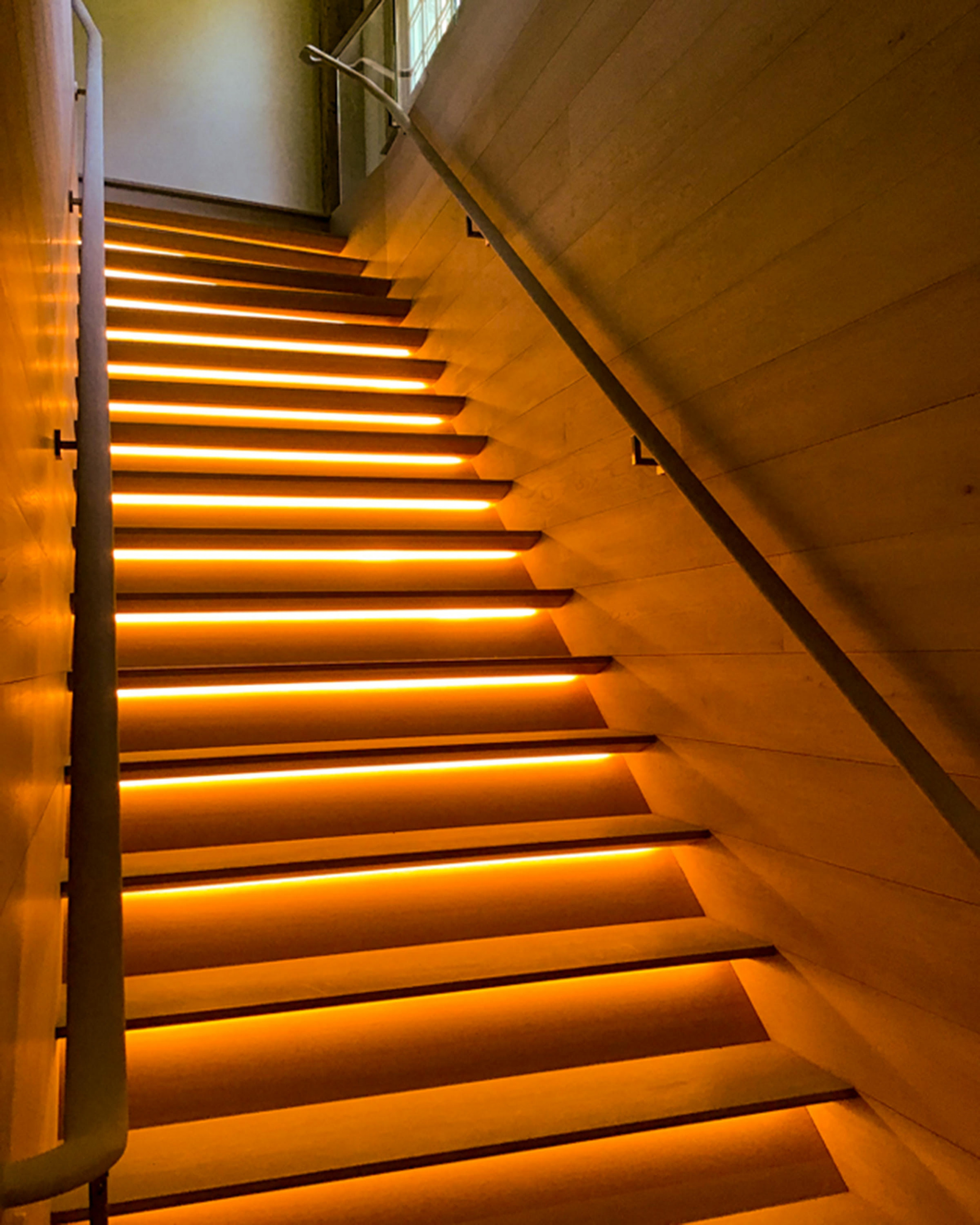 42 - Best Straight Stairway-Modern
